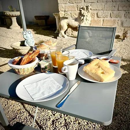 La Amethyste Couette-café